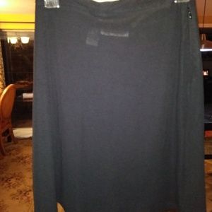 Closet clear out! Mid thigh black side zip skirt